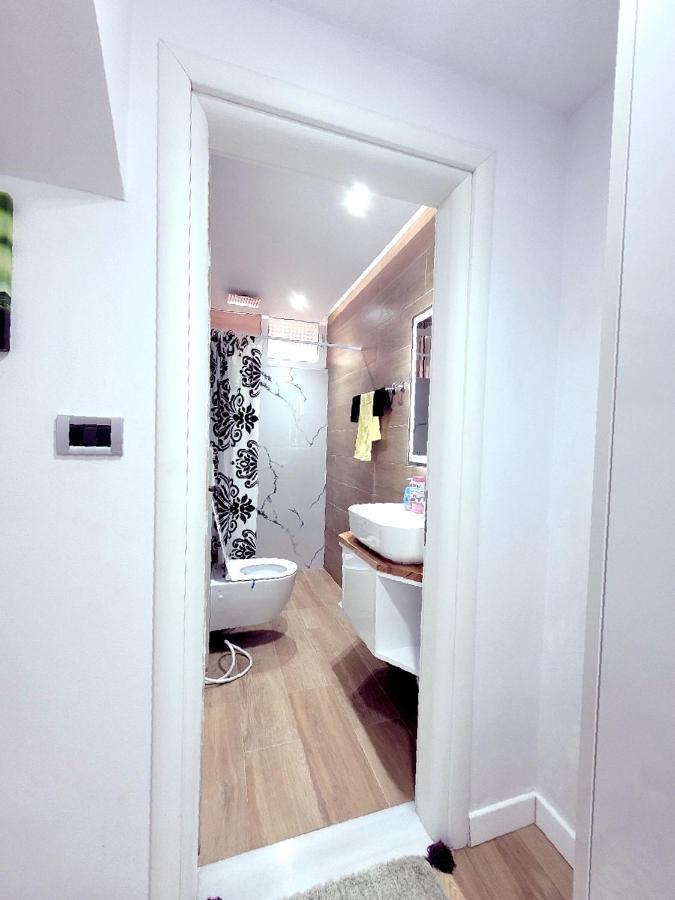 Loi Apartment Sarande Exterior photo