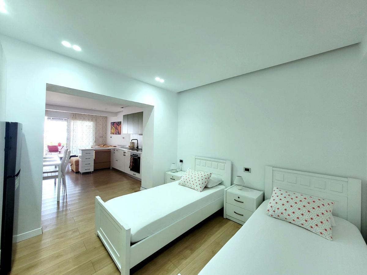 Loi Apartment Sarande Exterior photo