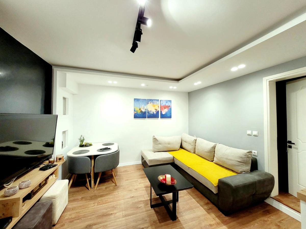 Loi Apartment Sarande Exterior photo